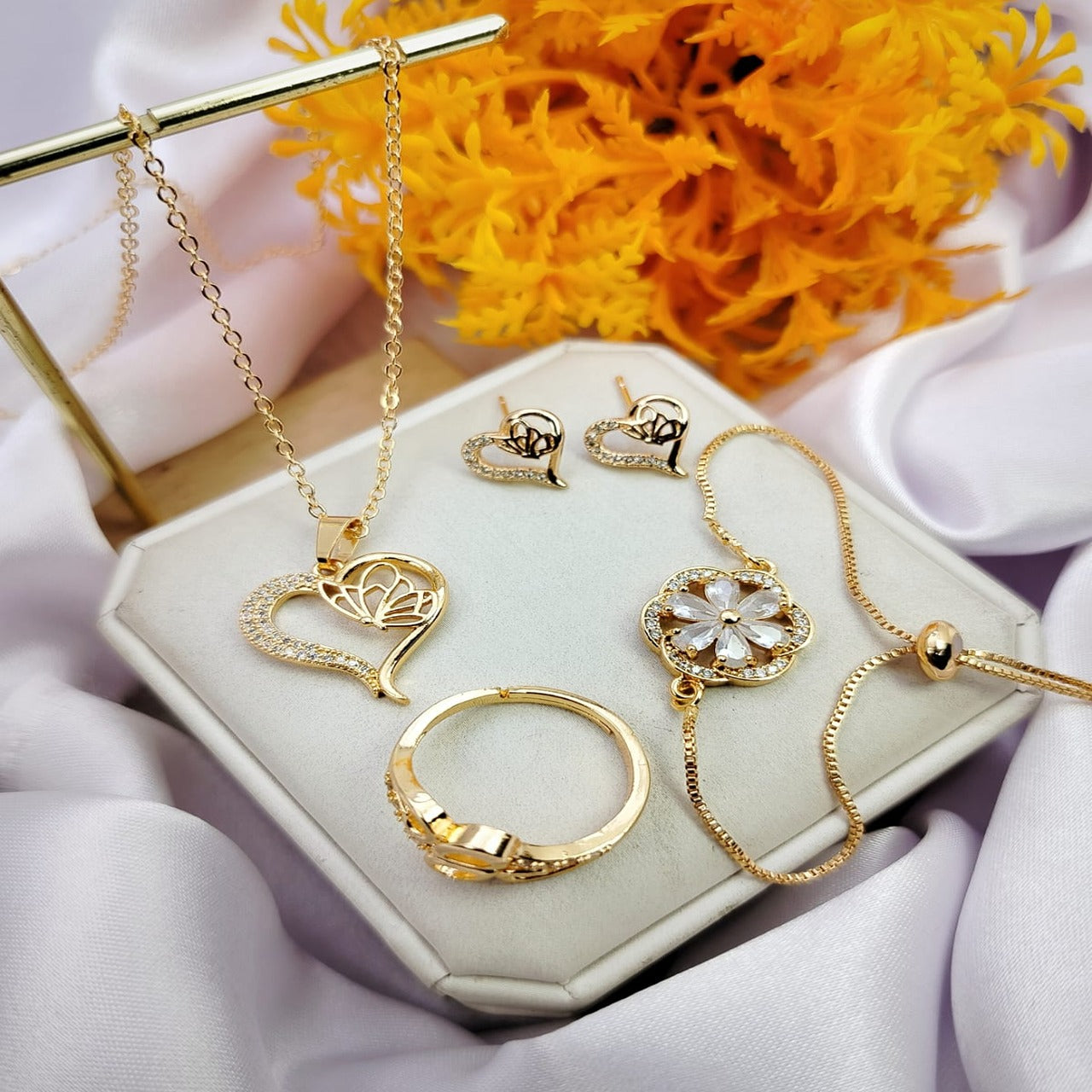 Zarcon Locket Set
