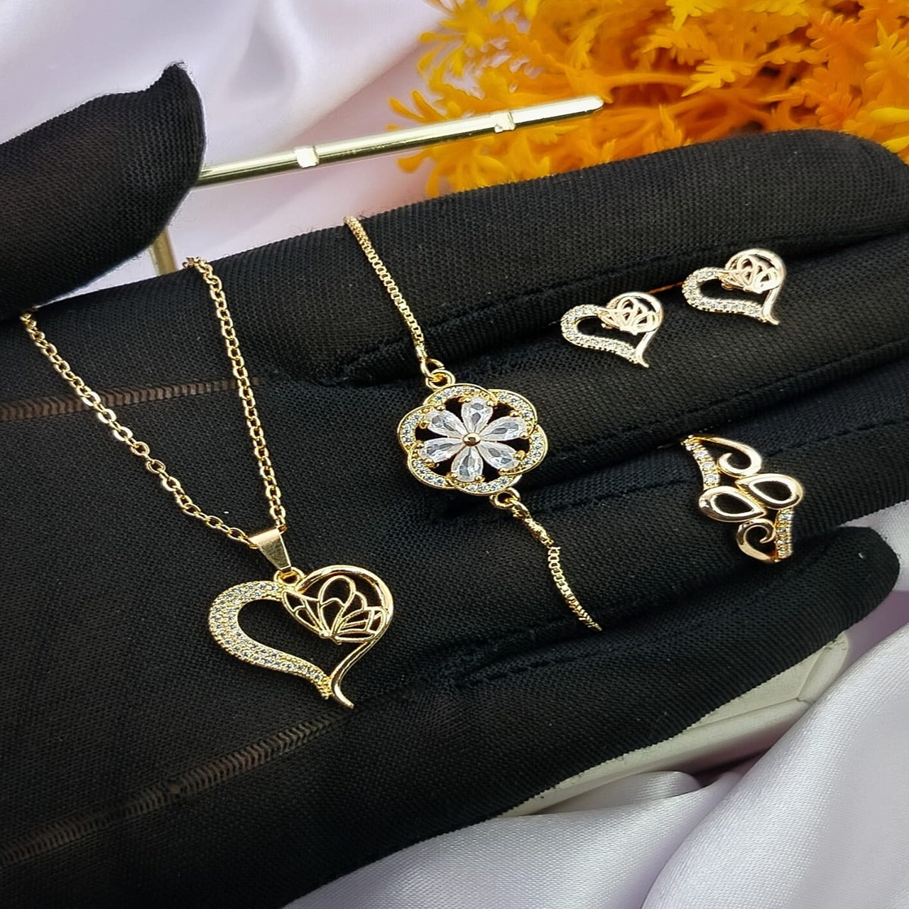 Zarcon Locket Set