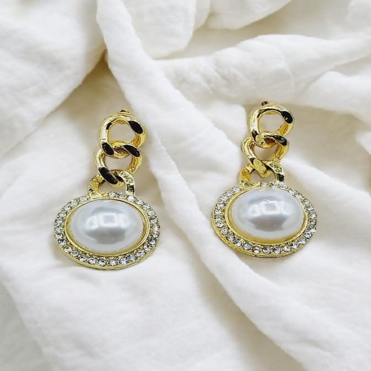 Pearl studs earrings