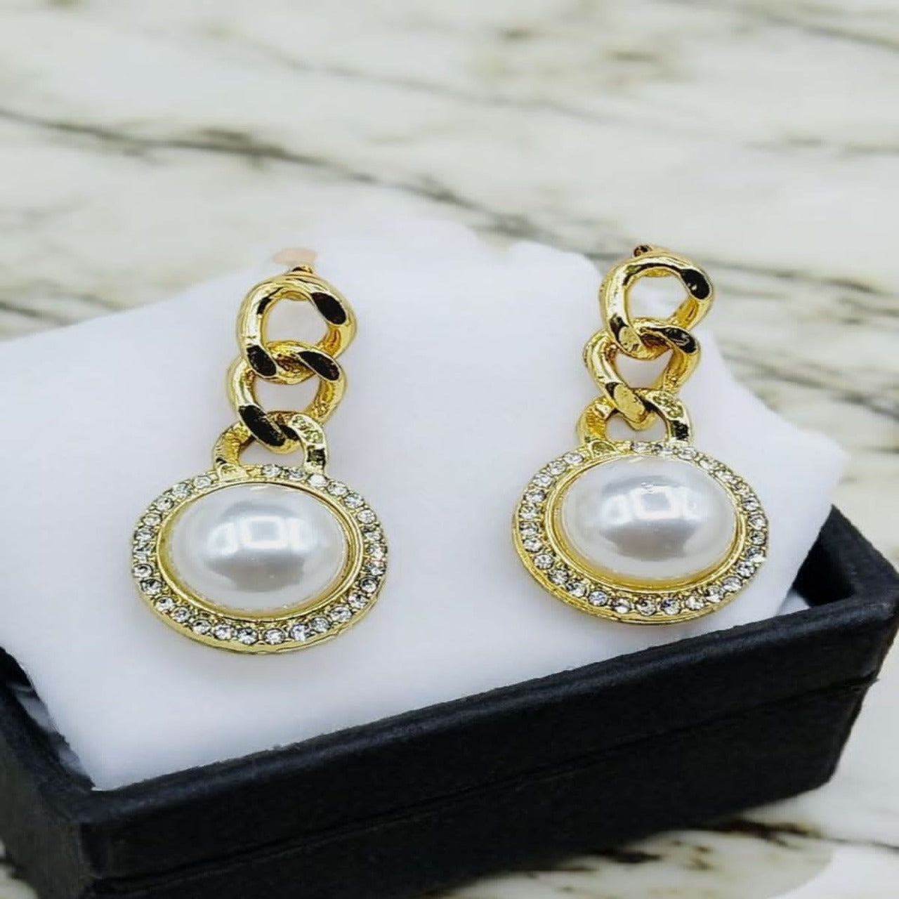 Pearl studs earrings