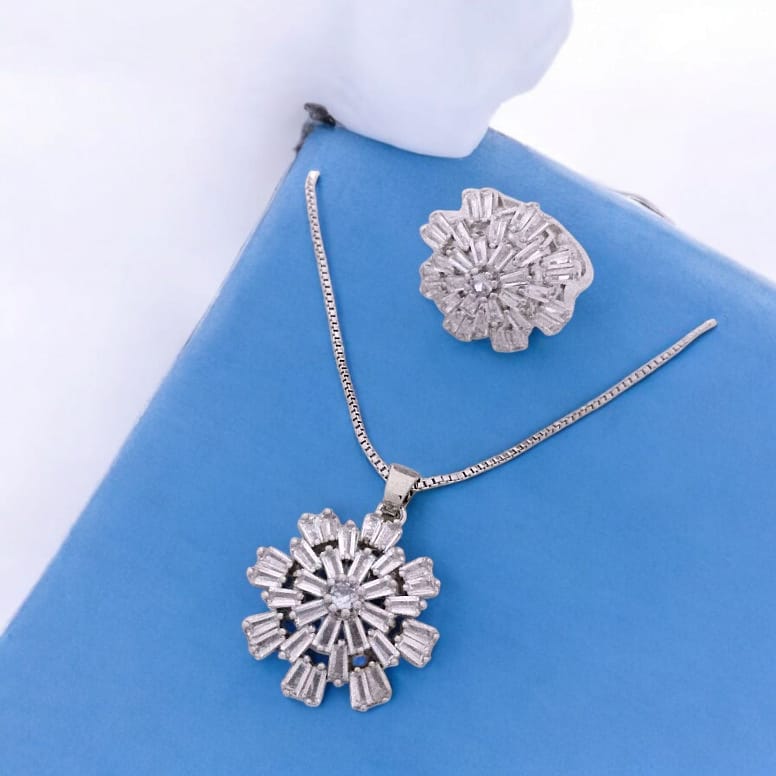 Zarcon locket and ring set