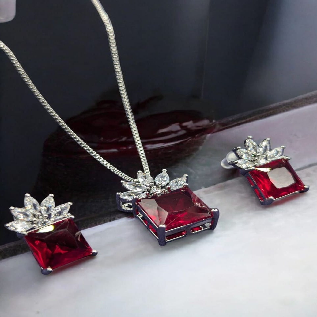 Silver Zarcon locket set