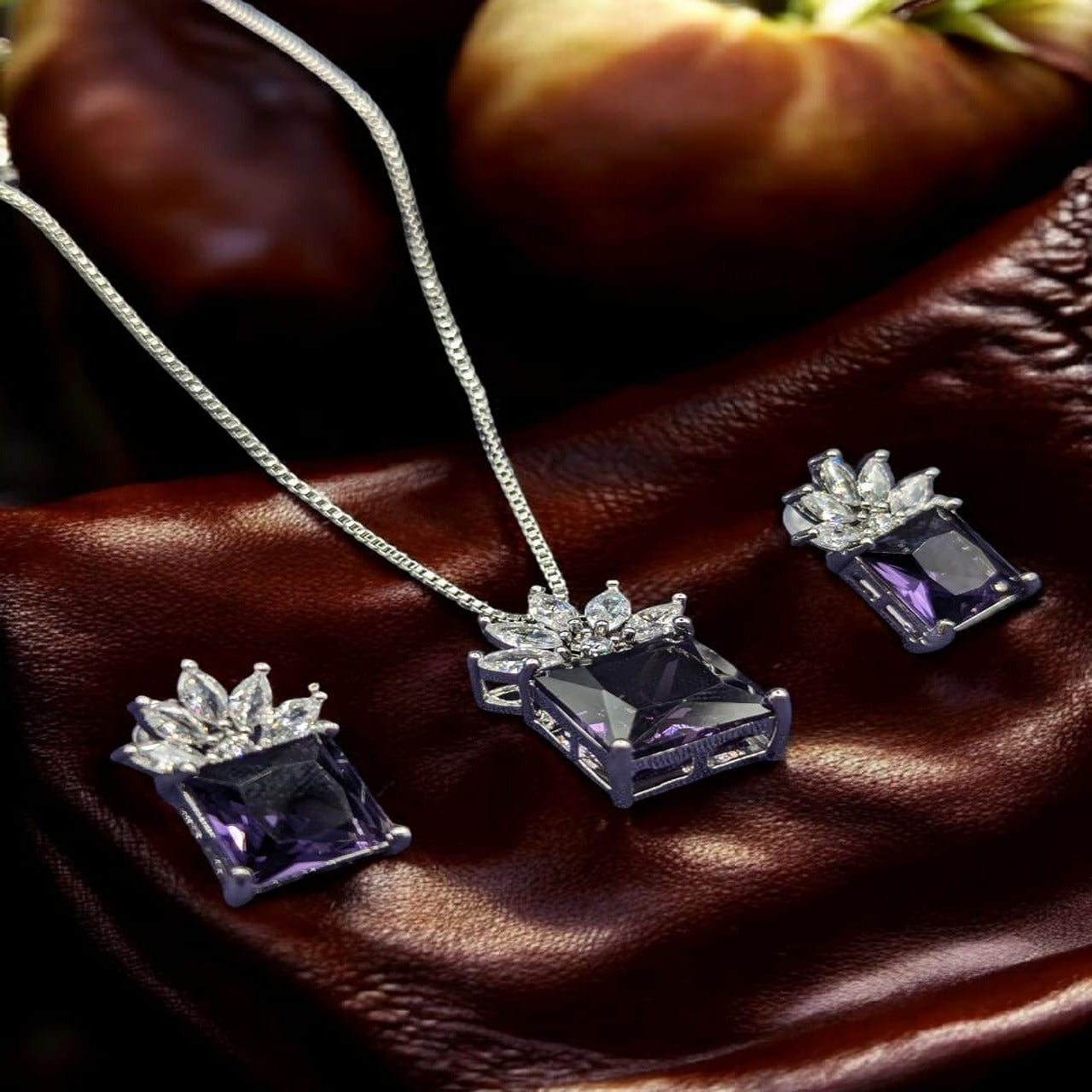 Silver Zarcon locket set