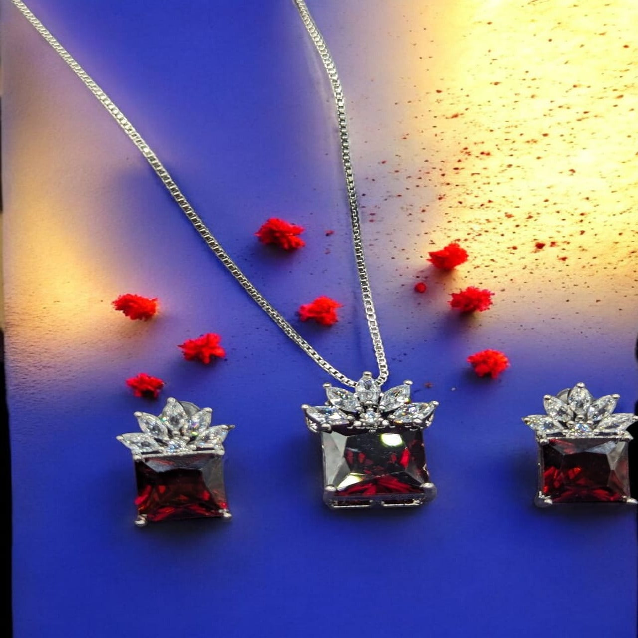 Silver Zarcon locket set