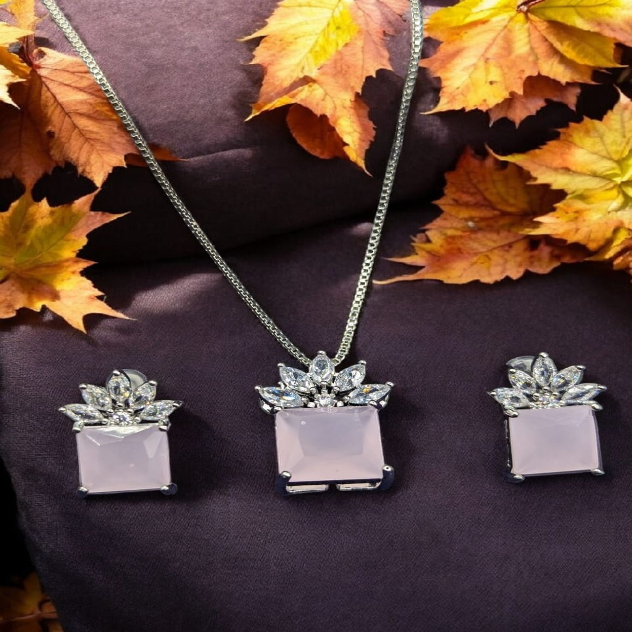 Silver Zarcon locket set