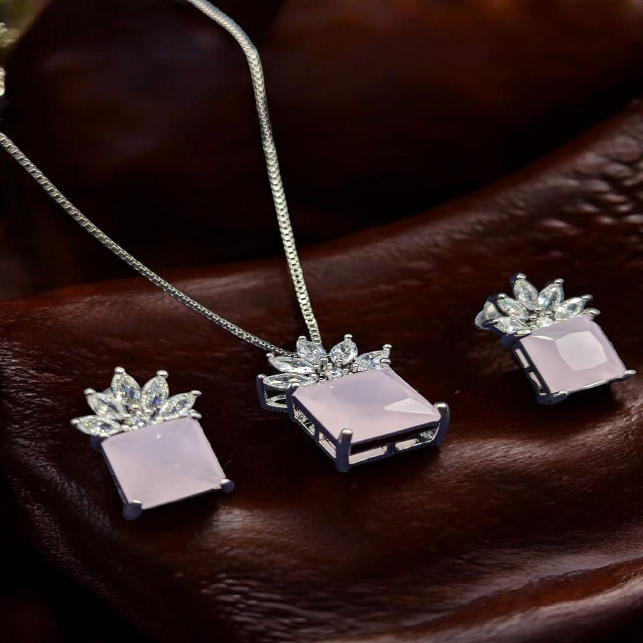 Silver Zarcon locket set