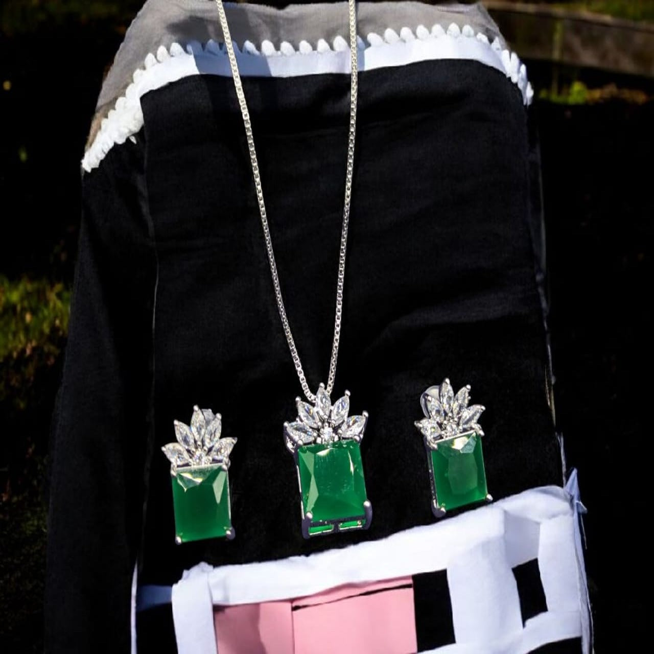 Silver Zarcon locket set