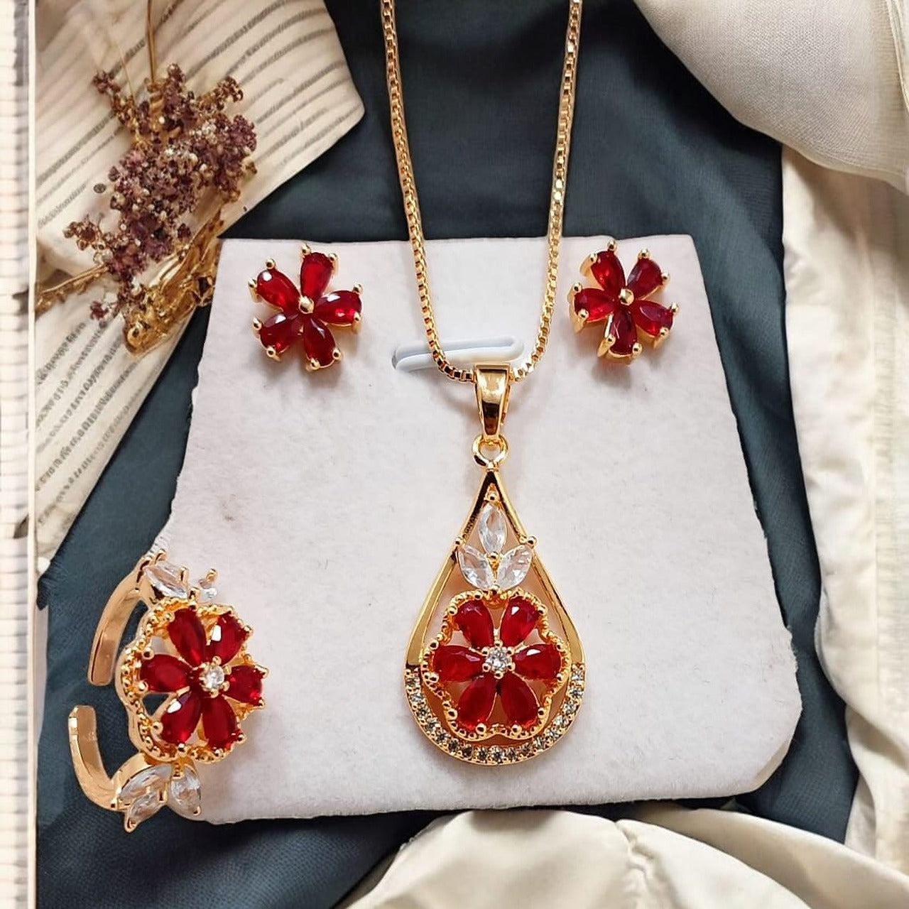 Zarcon jewelry set with ring