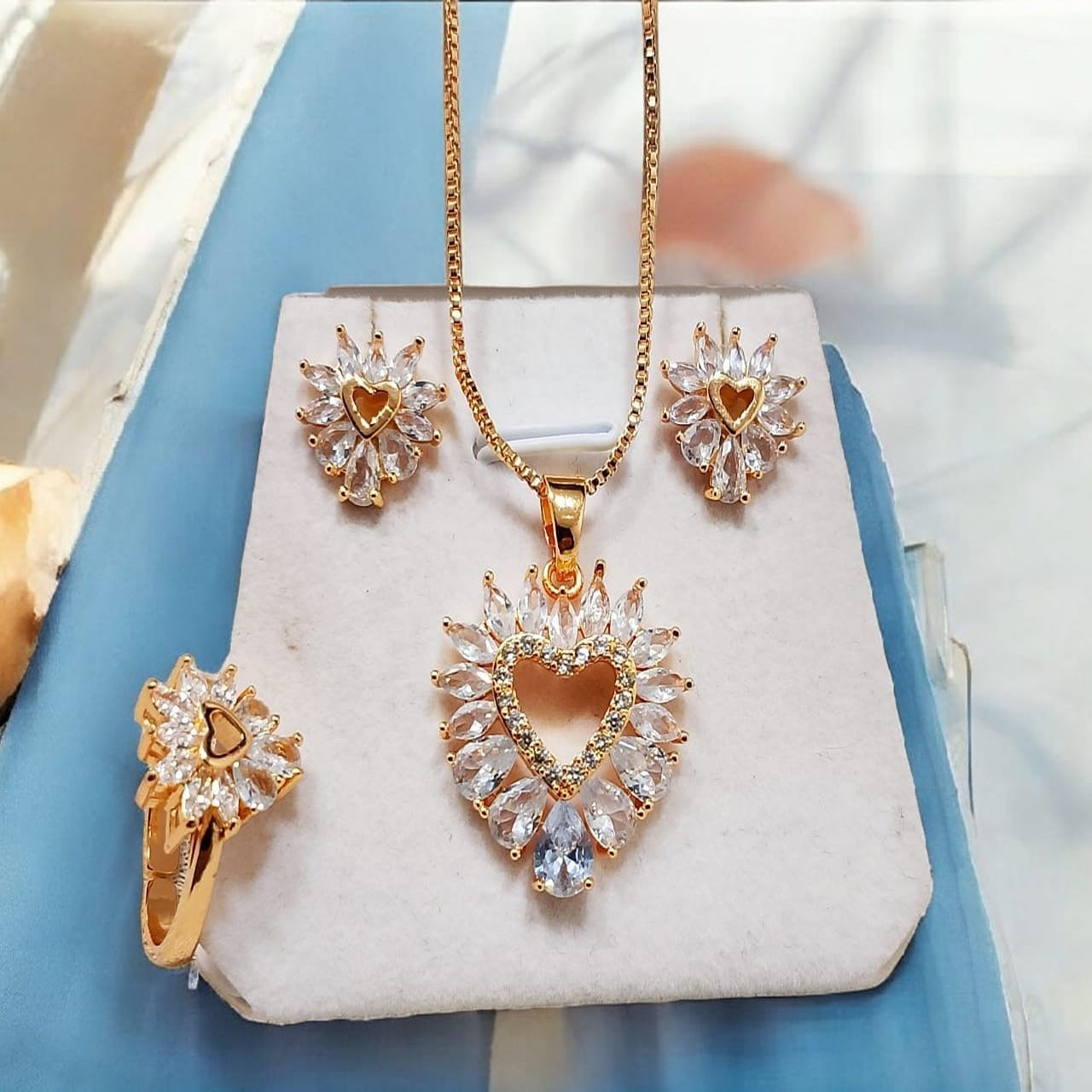 Zarcon jewelry set with ring