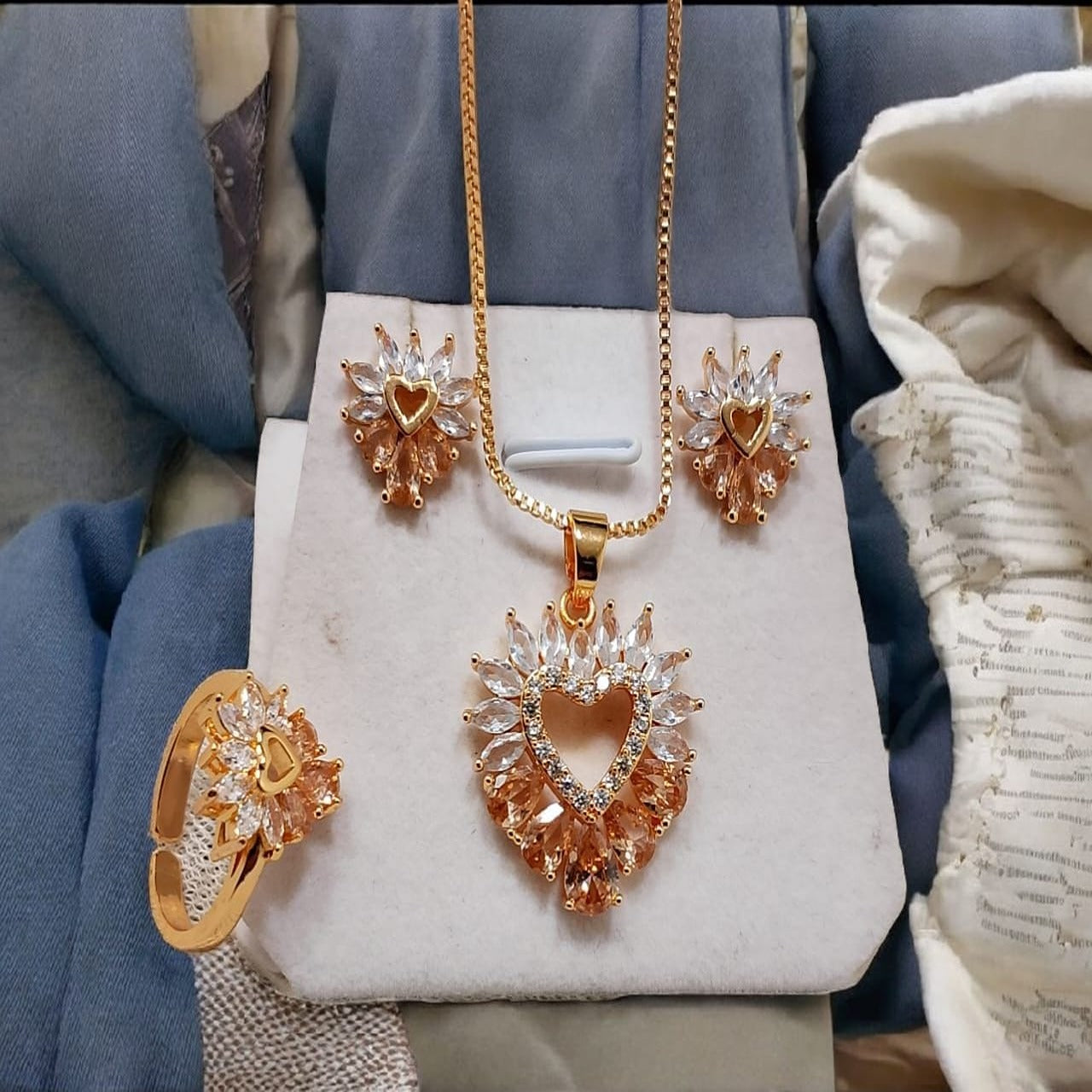 Zarcon jewelry set with ring