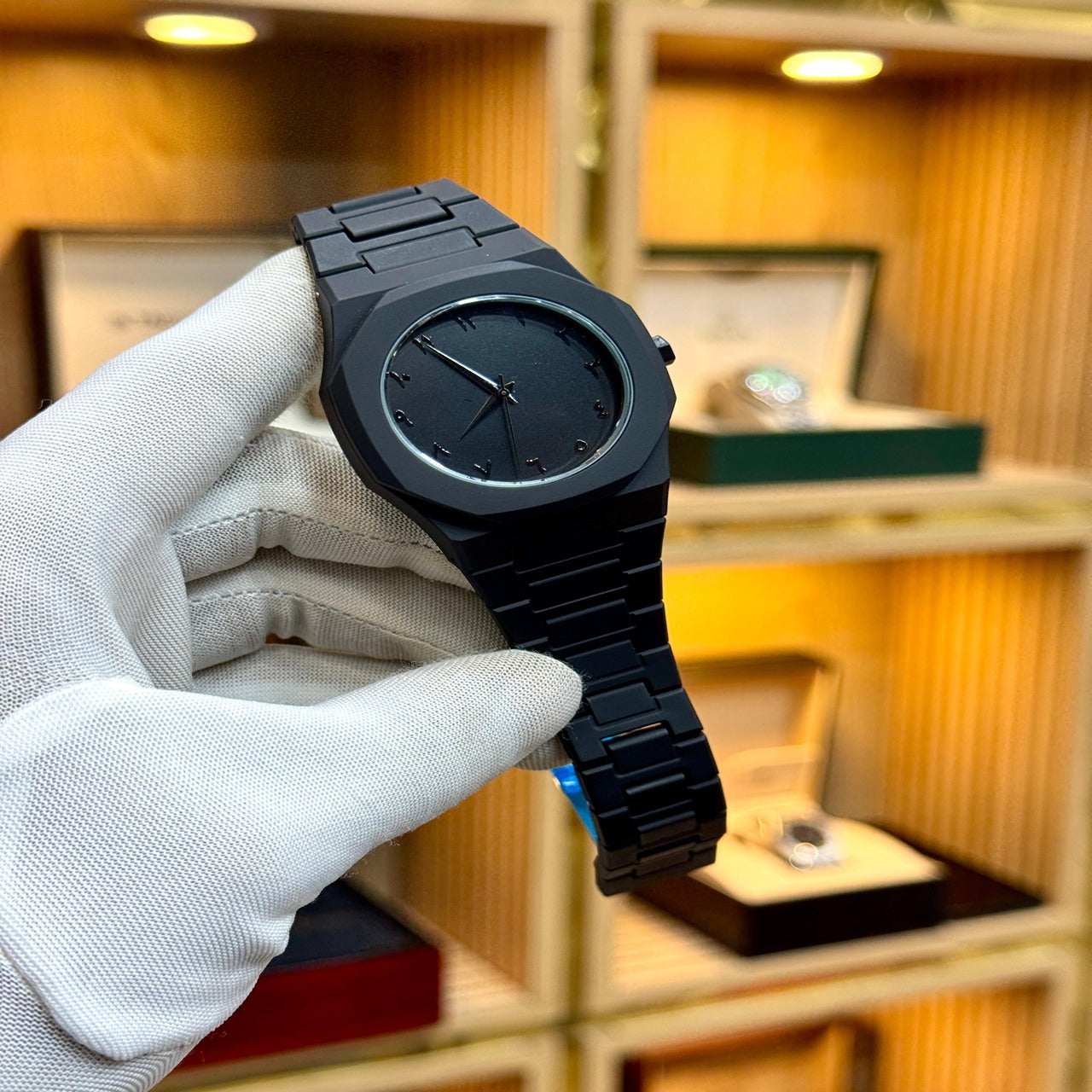 Black Aura watch