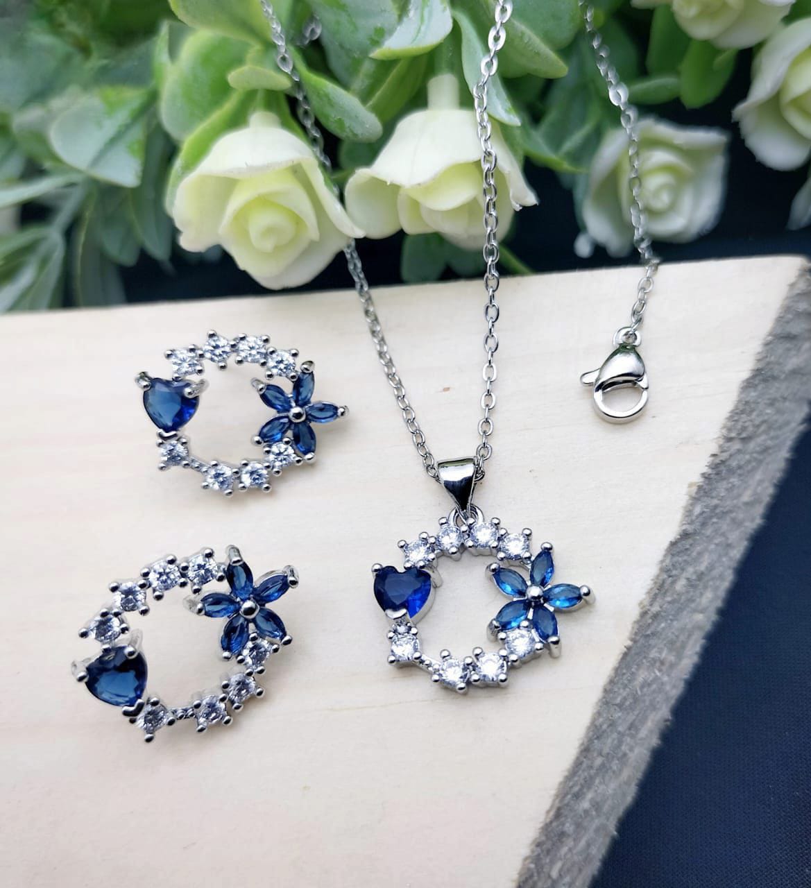 Zarcon Gold Plated Locket Set