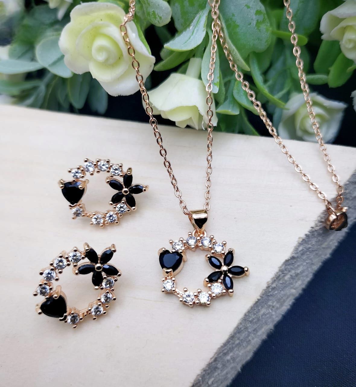 Zarcon Gold Plated Locket Set